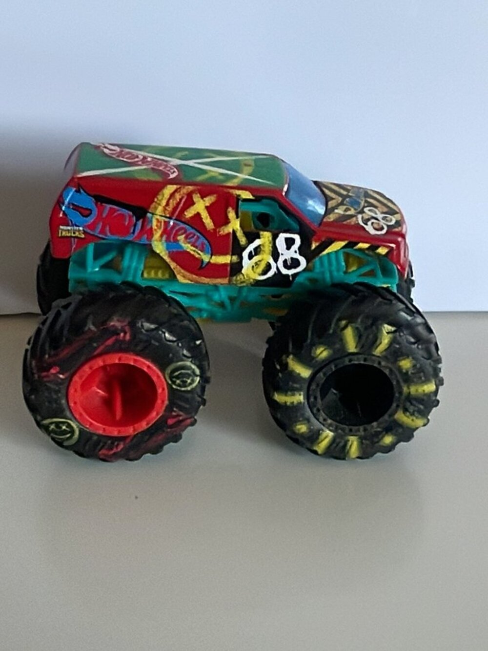 *♪ Monster Jam Truck - Hot Wheels Demolition Derby #68 - Scale 1:64 *♪